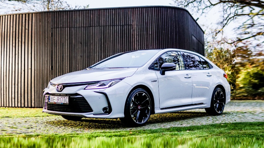 Toyota Corolla Sedan Hybrid